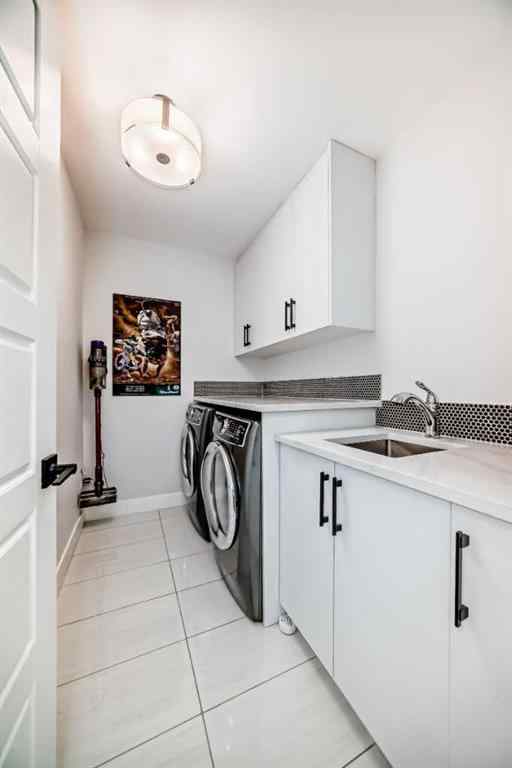 MLS® A2264262 - 3211 16 Street SW in South Calgary Calgary, Residential