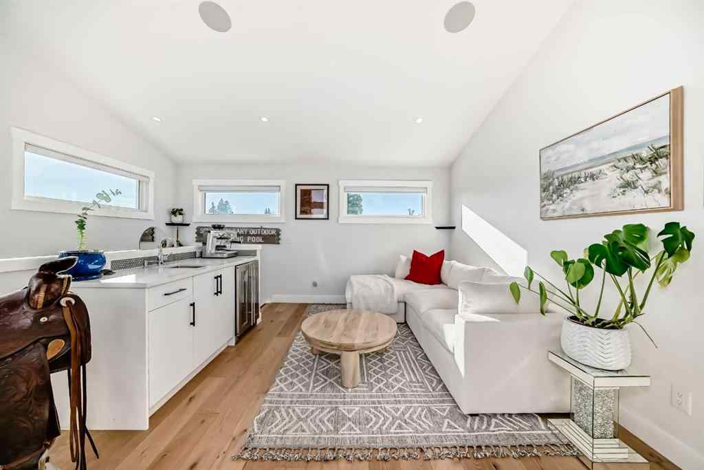 MLS® A2264262 - 3211 16 Street SW in South Calgary Calgary, Residential