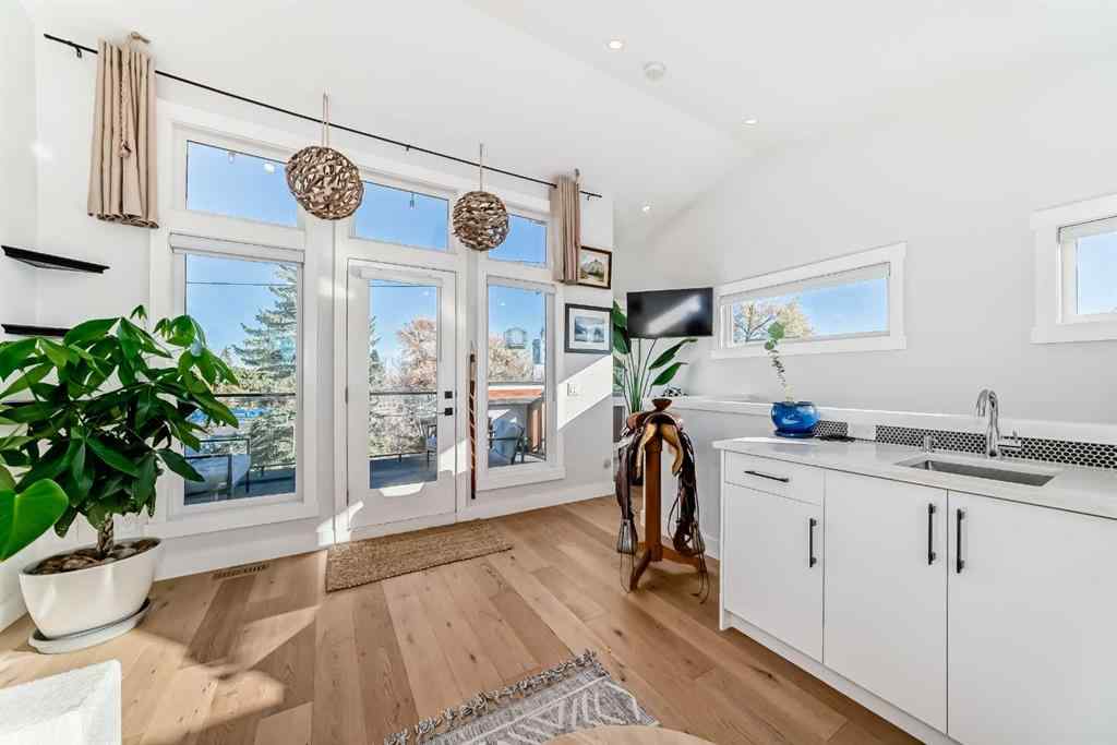 MLS® A2264262 - 3211 16 Street SW in South Calgary Calgary, Residential