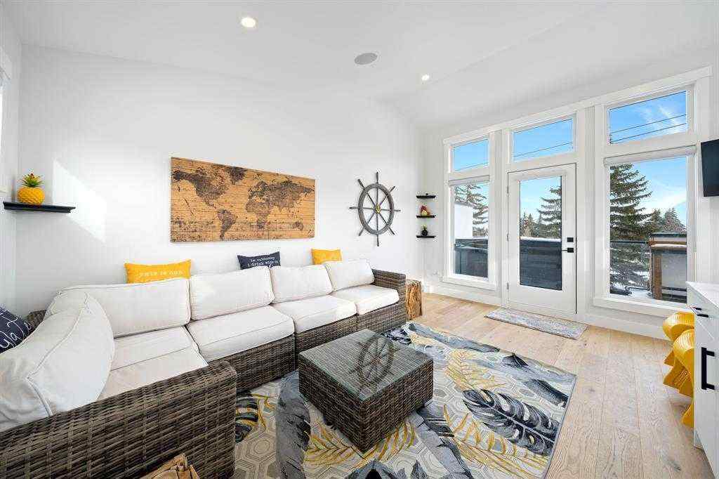 MLS® A2264262 - 3211 16 Street SW in South Calgary Calgary, Residential