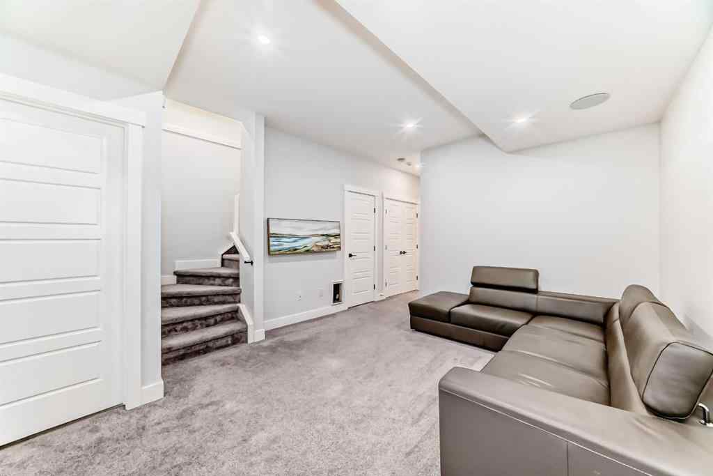 MLS® A2264262 - 3211 16 Street SW in South Calgary Calgary, Residential