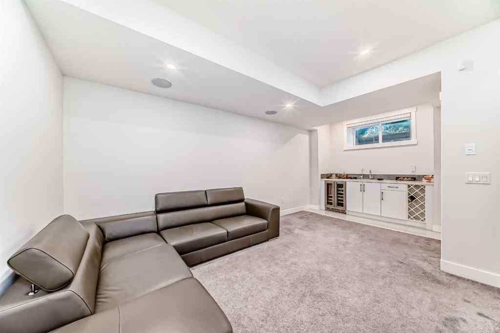 MLS® A2264262 - 3211 16 Street SW in South Calgary Calgary, Residential