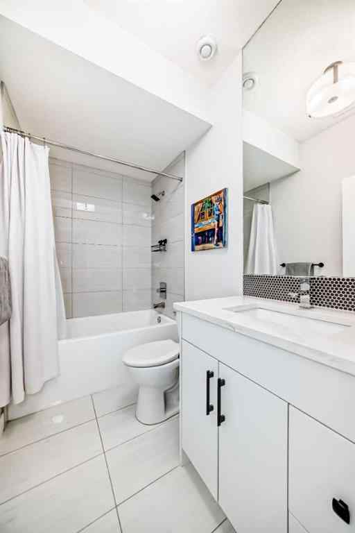 MLS® A2264262 - 3211 16 Street SW in South Calgary Calgary, Residential