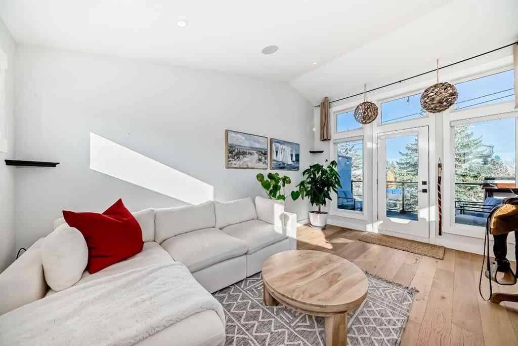 MLS® A2264262 - 3211 16 Street SW in South Calgary Calgary, Residential