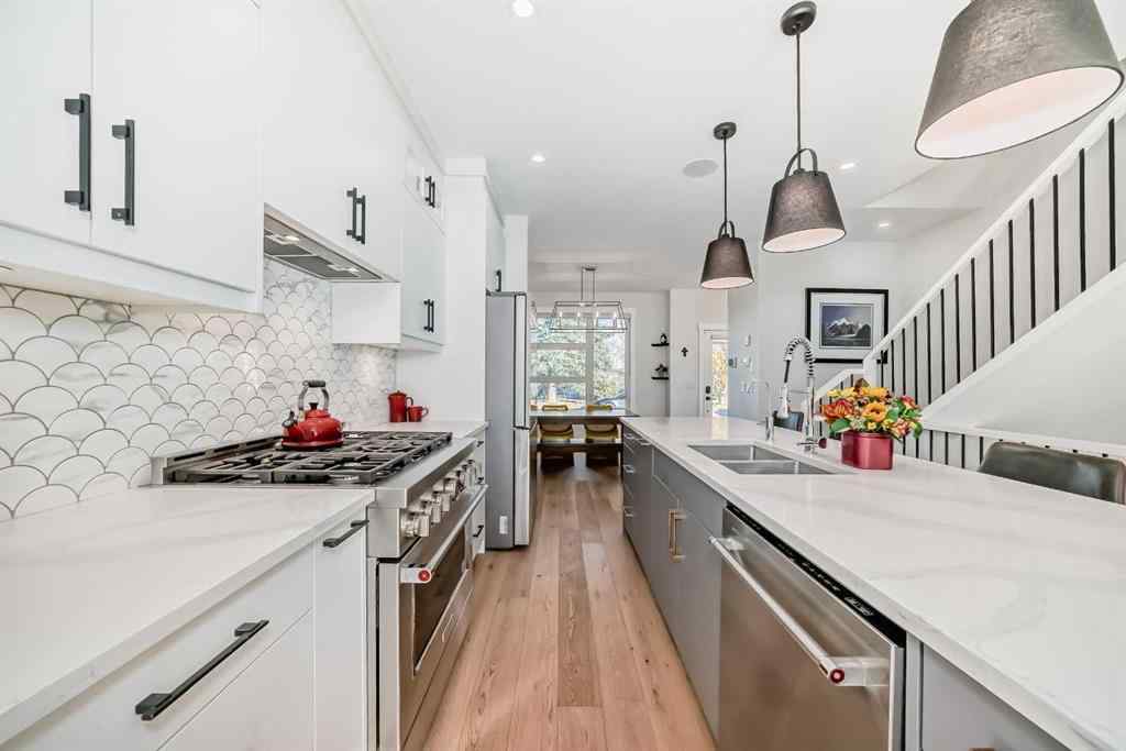 MLS® A2264262 - 3211 16 Street SW in South Calgary Calgary, Residential