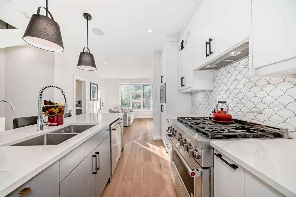 MLS® A2264262 - 3211 16 Street SW in South Calgary Calgary, Residential