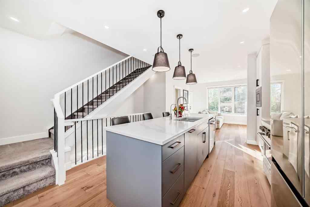 MLS® A2264262 - 3211 16 Street SW in South Calgary Calgary, Residential