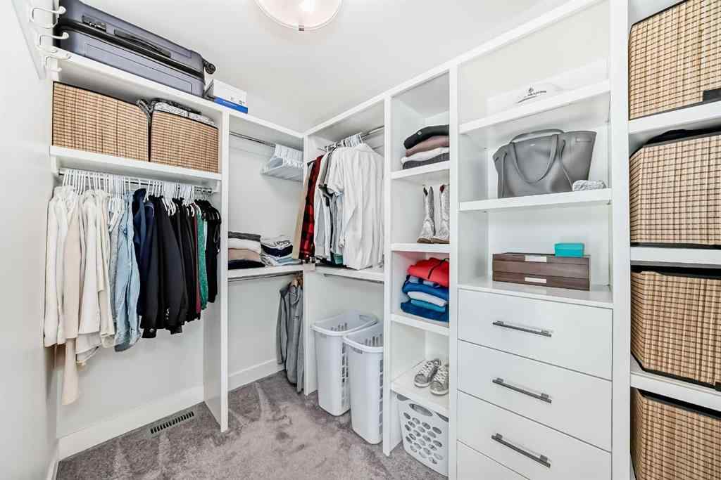 MLS® A2264262 - 3211 16 Street SW in South Calgary Calgary, Residential