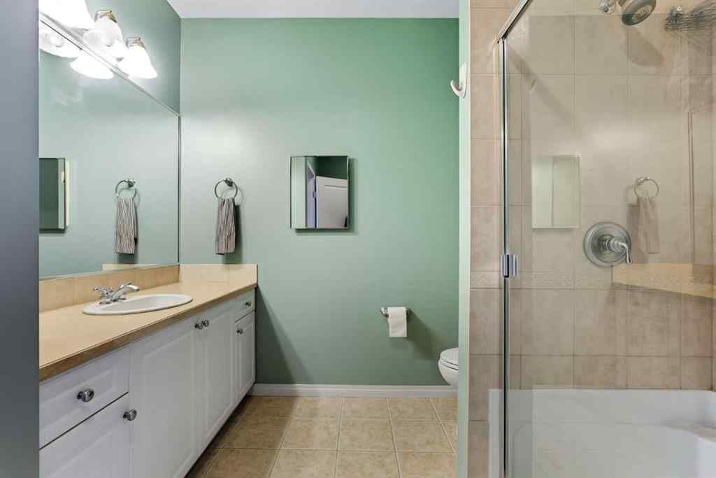 MLS® A2264285 - Unit #1320 1320 Lake Fraser Green SE in Lake Bonavista Calgary, Residential