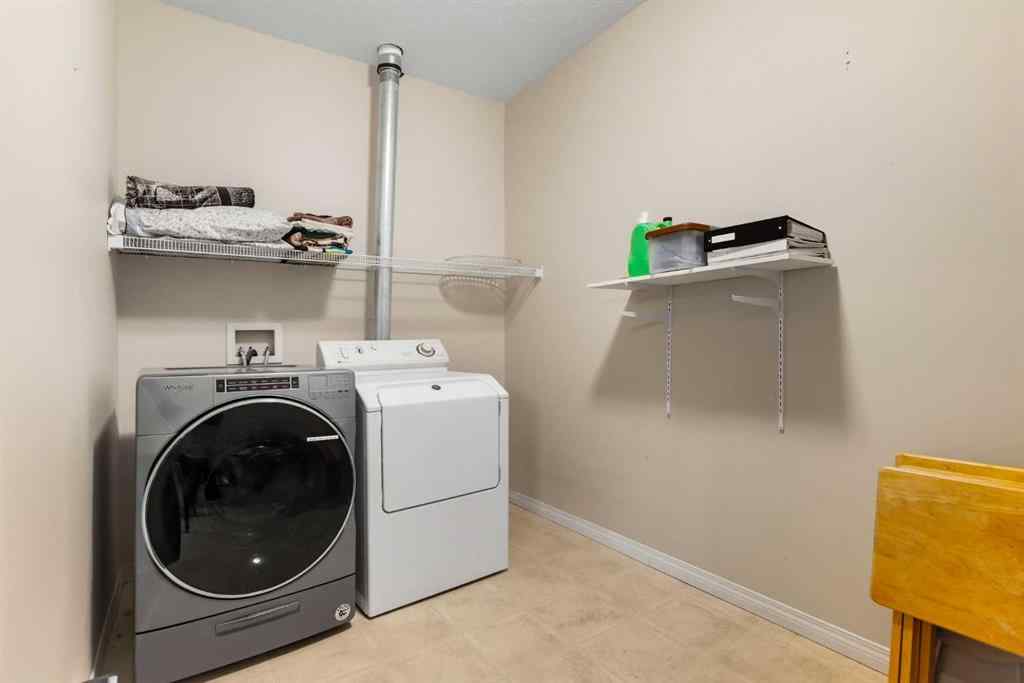 MLS® A2264285 - Unit #1320 1320 Lake Fraser Green SE in Lake Bonavista Calgary, Residential