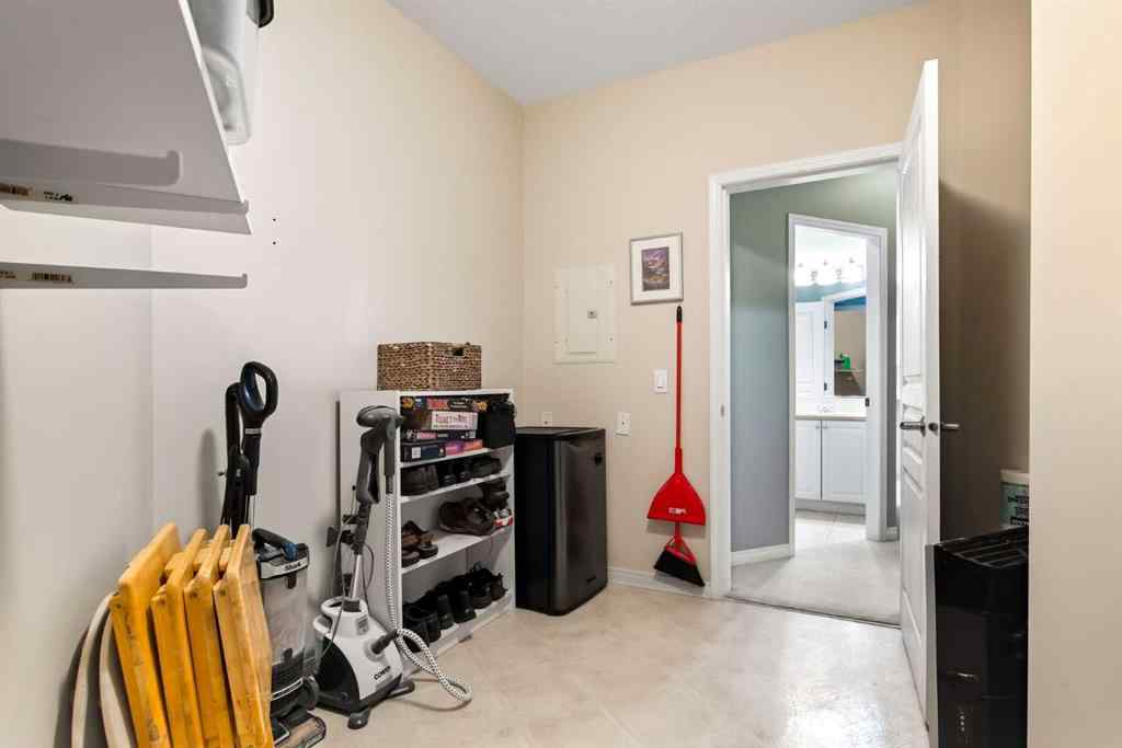 MLS® A2264285 - Unit #1320 1320 Lake Fraser Green SE in Lake Bonavista Calgary, Residential