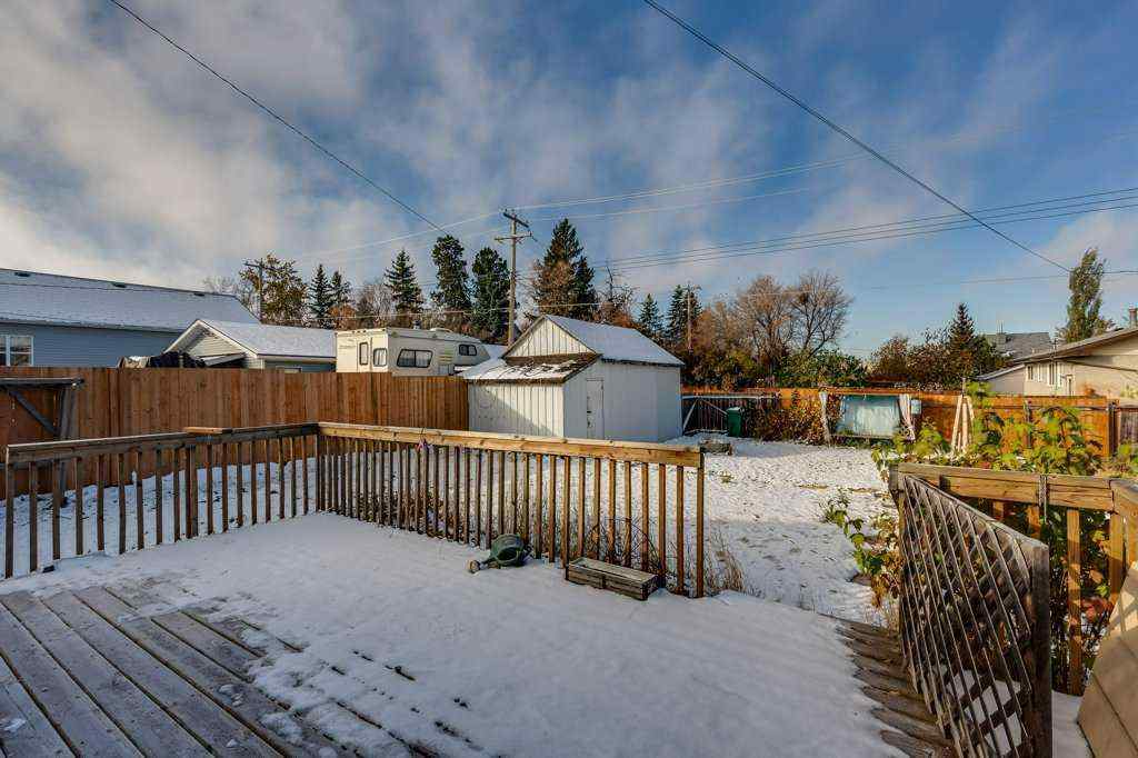 MLS® A2264289 - 4515 50 Avenue  in South Innisfail Innisfail, Residential