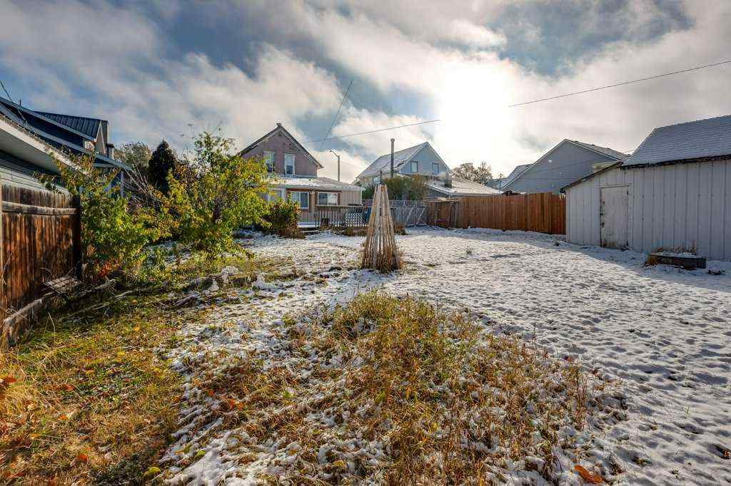 MLS® A2264289 - 4515 50 Avenue  in South Innisfail Innisfail, Residential