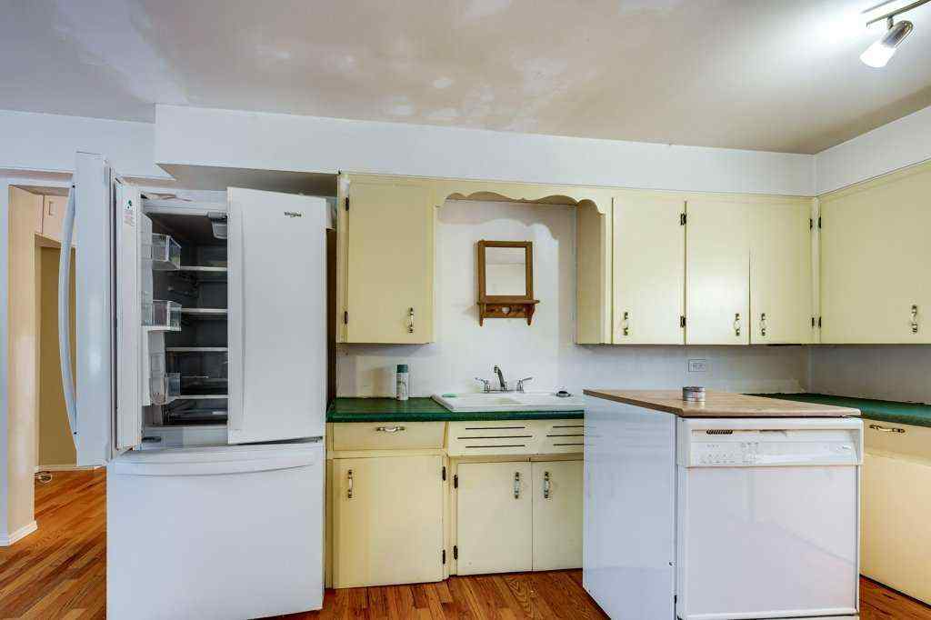 MLS® A2264289 - 4515 50 Avenue  in South Innisfail Innisfail, Residential