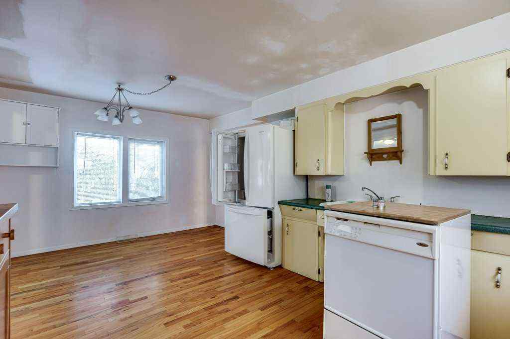 MLS® A2264289 - 4515 50 Avenue  in South Innisfail Innisfail, Residential