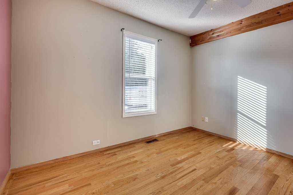 MLS® A2264289 - 4515 50 Avenue  in South Innisfail Innisfail, Residential