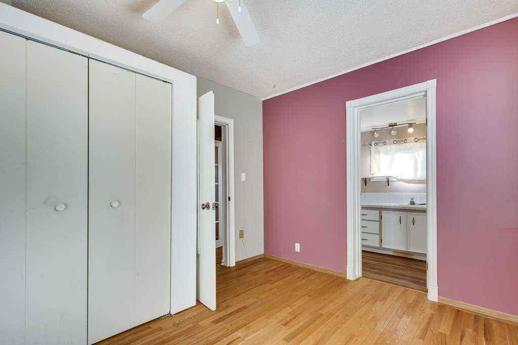 MLS® A2264289 - 4515 50 Avenue  in South Innisfail Innisfail, Residential