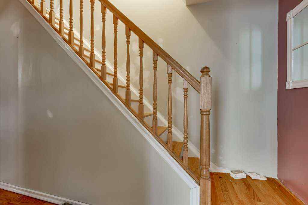 MLS® A2264289 - 4515 50 Avenue  in South Innisfail Innisfail, Residential