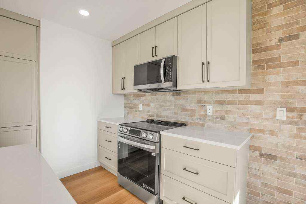 MLS® A2264290 - 5 Songbird Green  in Sixty West Sylvan Lake, Residential