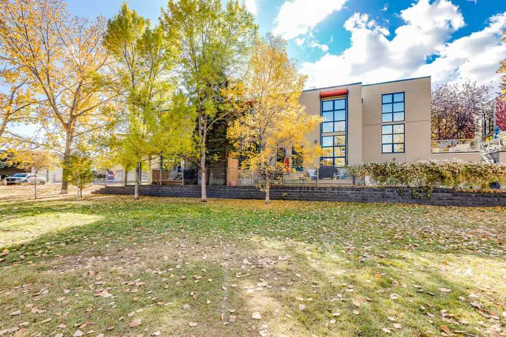 MLS® A2264293 - Unit #302 1212 13 Street SE in Inglewood Calgary, Residential