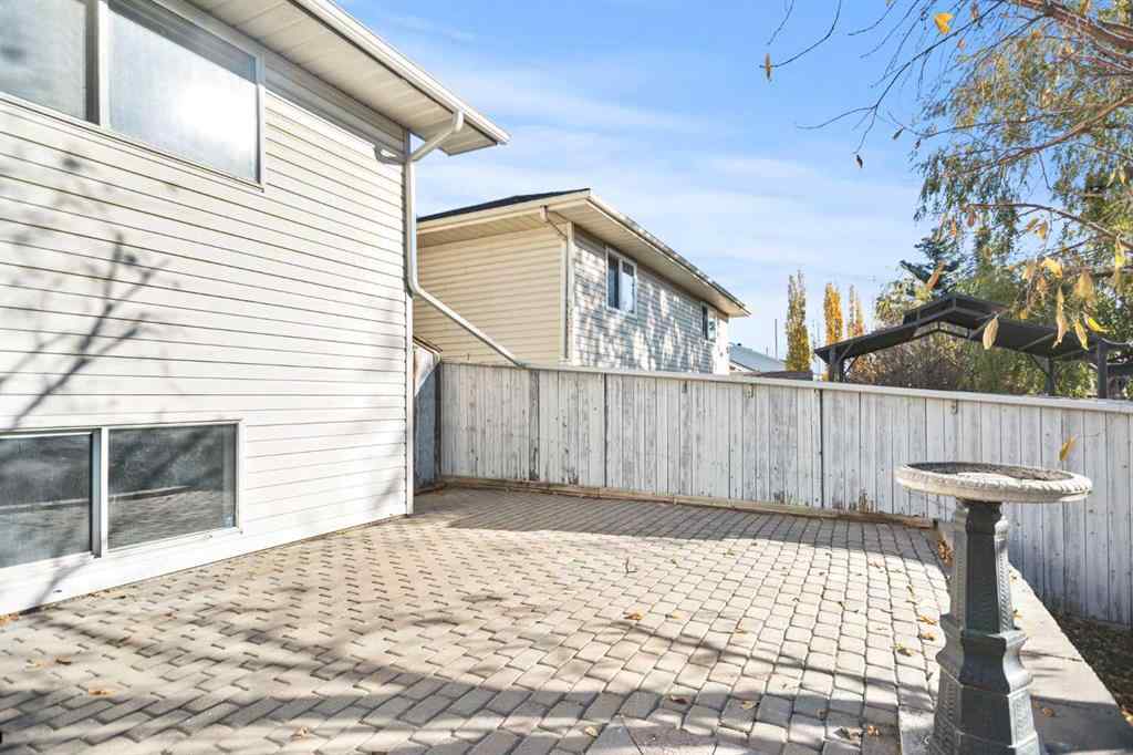 MLS® A2264294 - 23 Riverstone Crescent SE in Riverbend Calgary, Residential