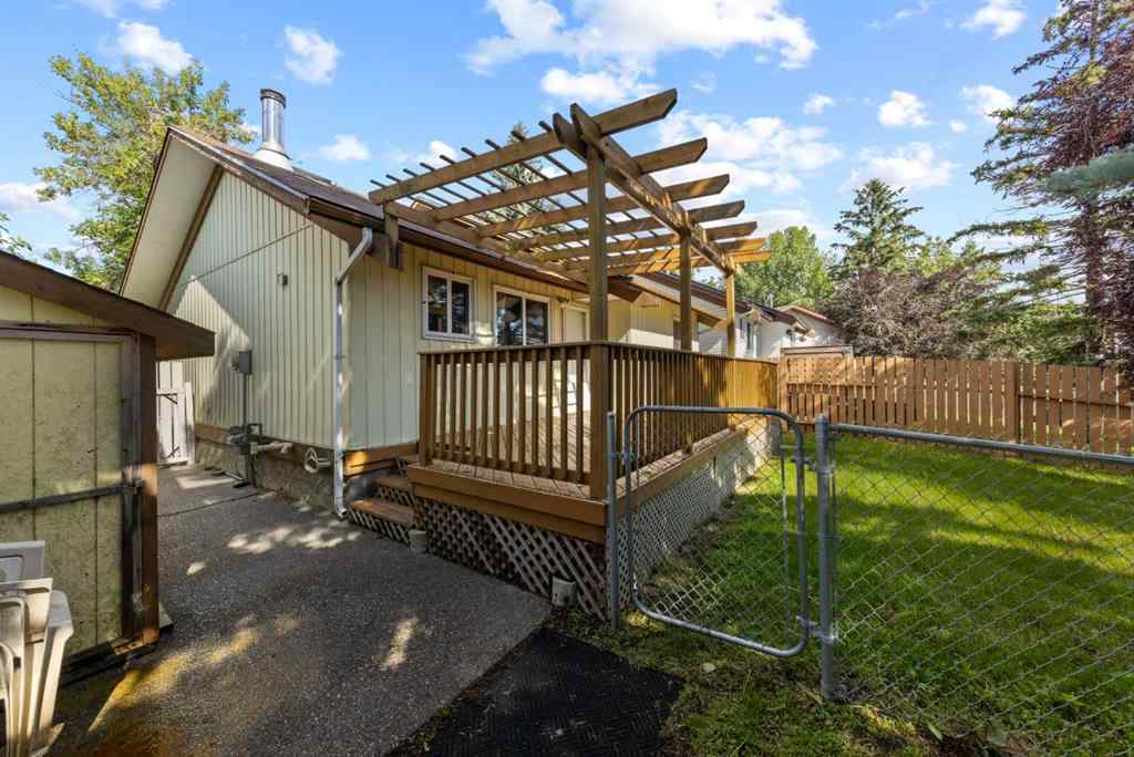MLS® A2264300 - 132 Whitehill Place NE in Whitehorn Calgary, Residential
