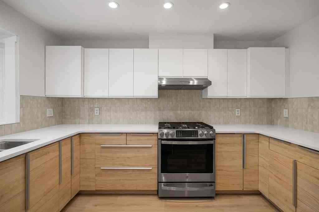 MLS® A2264303 - 327 Canyon Close  in Avens/Canyon Close Canmore, Residential