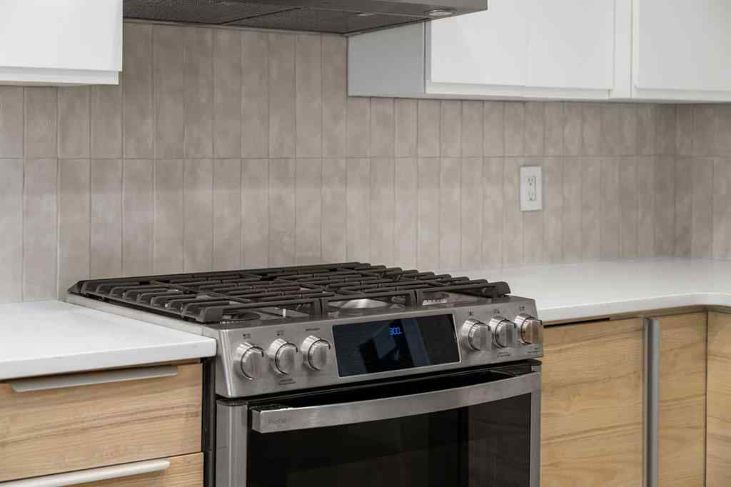 MLS® A2264303 - 327 Canyon Close  in Avens/Canyon Close Canmore, Residential