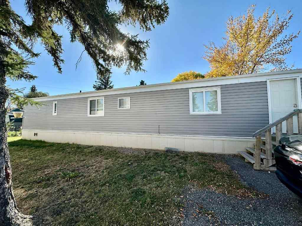 MLS® A2264309 - Unit #5 5301 2 Street  in NONE Coalhurst, Mobile