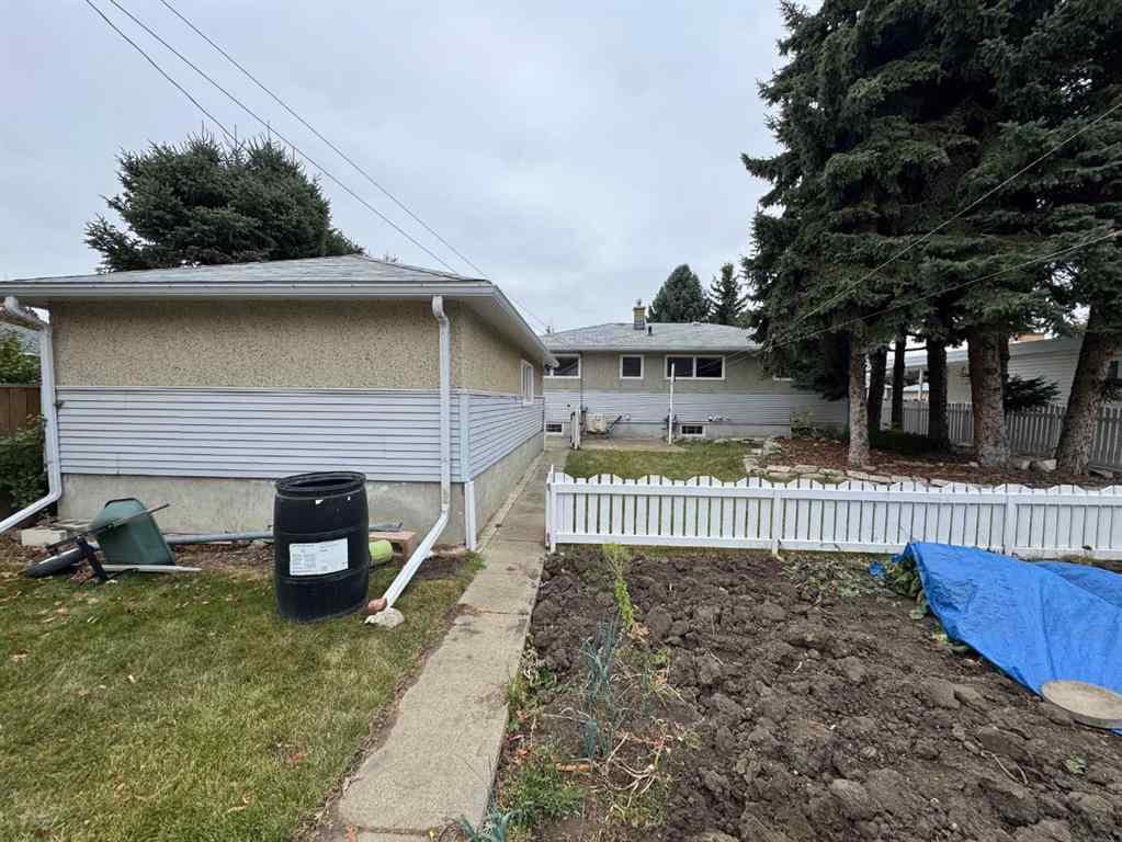 MLS® A2264323 - 1409 13 Avenue N in Winston Churchill Lethbridge, Residential