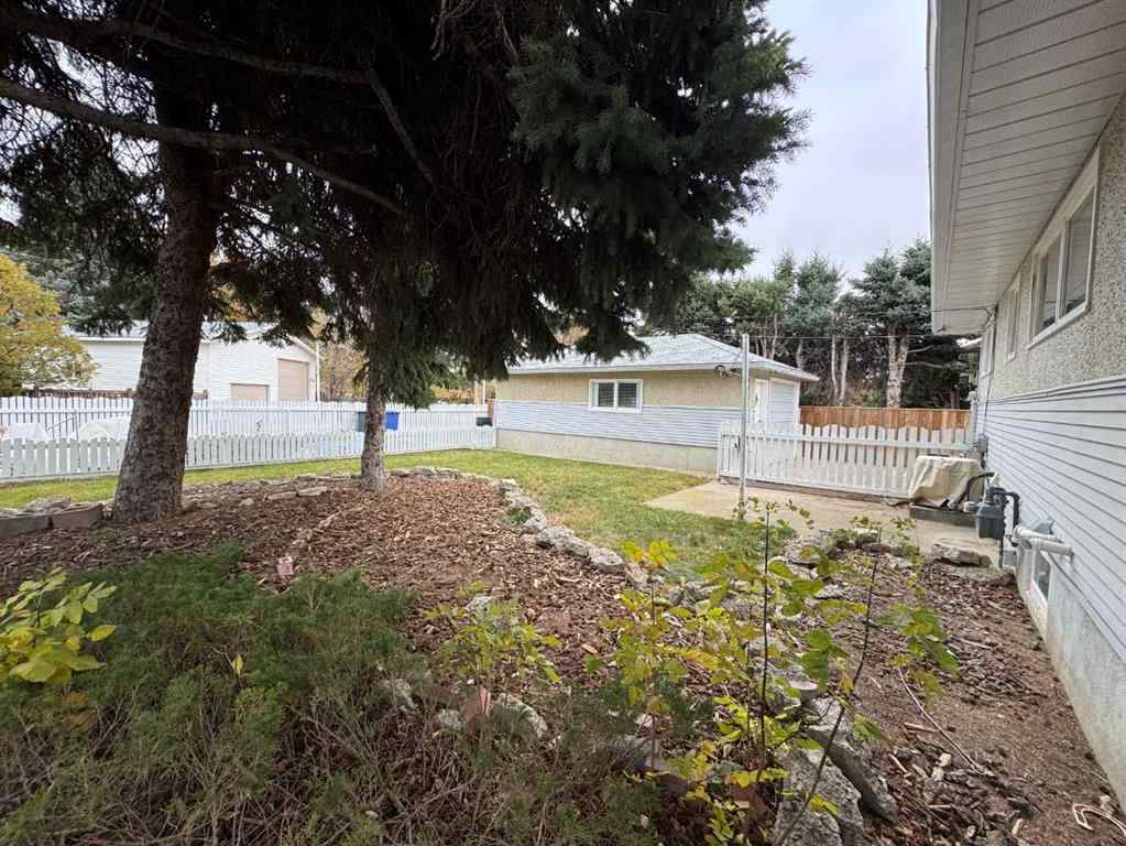MLS® A2264323 - 1409 13 Avenue N in Winston Churchill Lethbridge, Residential