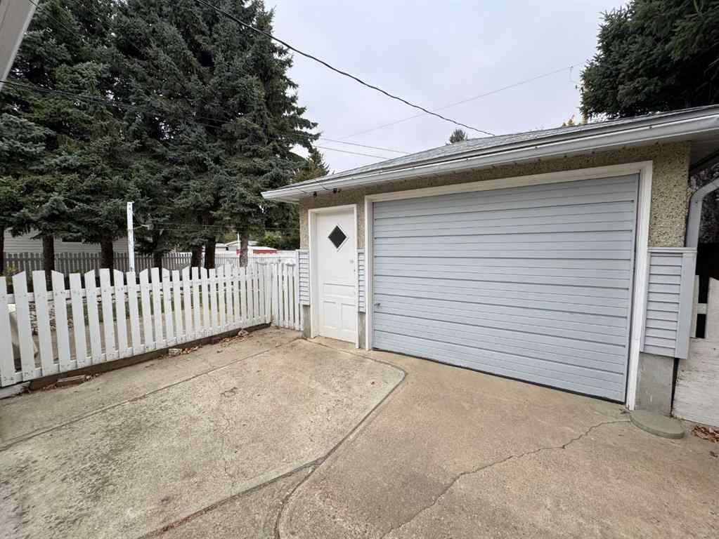 MLS® A2264323 - 1409 13 Avenue N in Winston Churchill Lethbridge, Residential