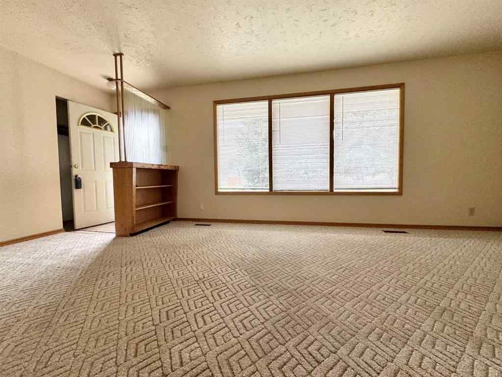 MLS® A2264323 - 1409 13 Avenue N in Winston Churchill Lethbridge, Residential