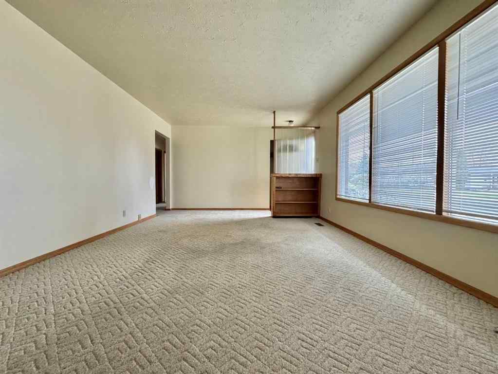 MLS® A2264323 - 1409 13 Avenue N in Winston Churchill Lethbridge, Residential