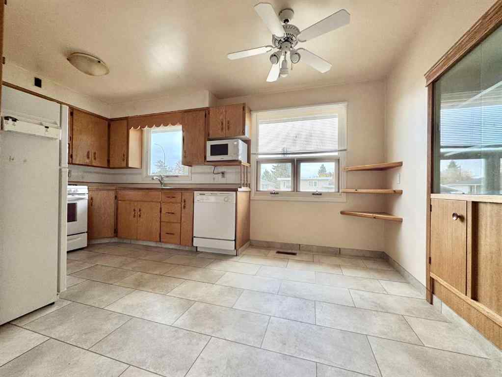 MLS® A2264323 - 1409 13 Avenue N in Winston Churchill Lethbridge, Residential