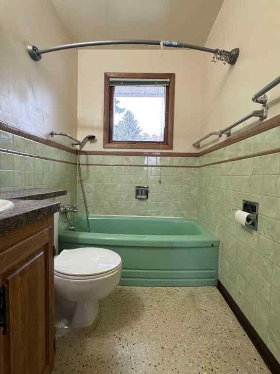 MLS® A2264323 - 1409 13 Avenue N in Winston Churchill Lethbridge, Residential