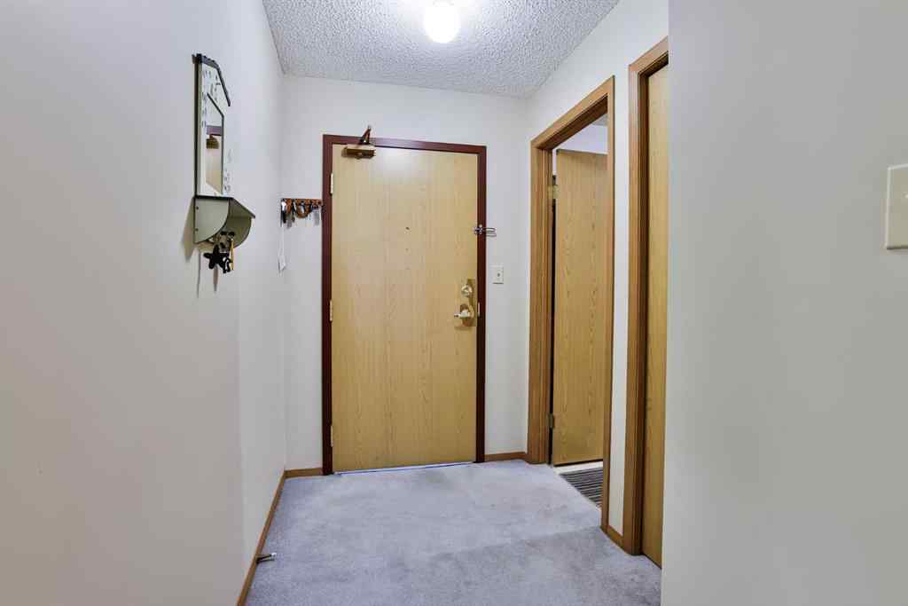 MLS® A2264325 - Unit #110 20 3 Street S in Downtown Lethbridge, Residential