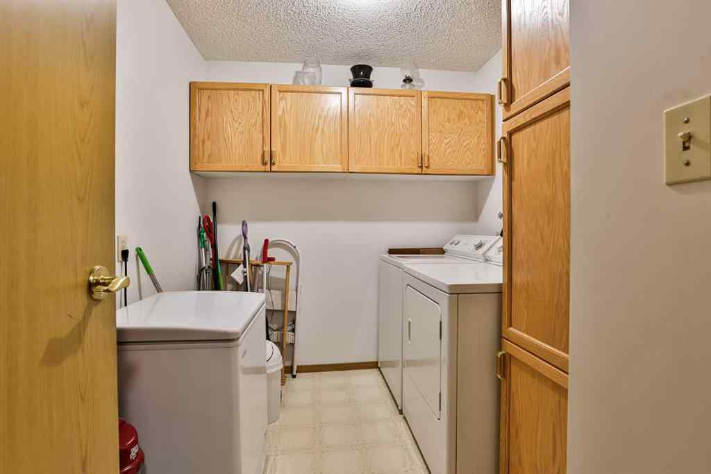 MLS® A2264325 - Unit #110 20 3 Street S in Downtown Lethbridge, Residential
