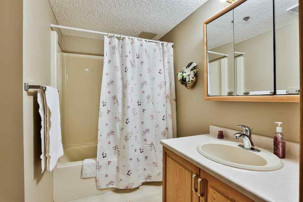 MLS® A2264325 - Unit #110 20 3 Street S in Downtown Lethbridge, Residential