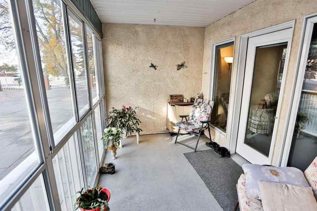 MLS® A2264325 - Unit #110 20 3 Street S in Downtown Lethbridge, Residential
