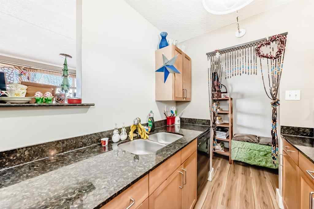 MLS® A2264327 - Unit #201 315 9A Street NW in Sunnyside Calgary, Residential