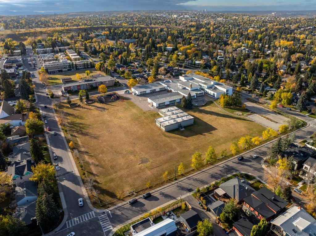 MLS® A2264328 - 428 49 Avenue SW in Elboya Calgary, Residential