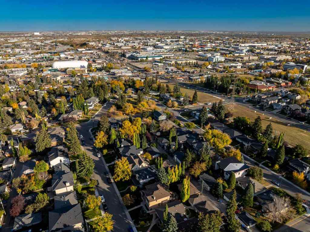 MLS® A2264328 - 428 49 Avenue SW in Elboya Calgary, Residential