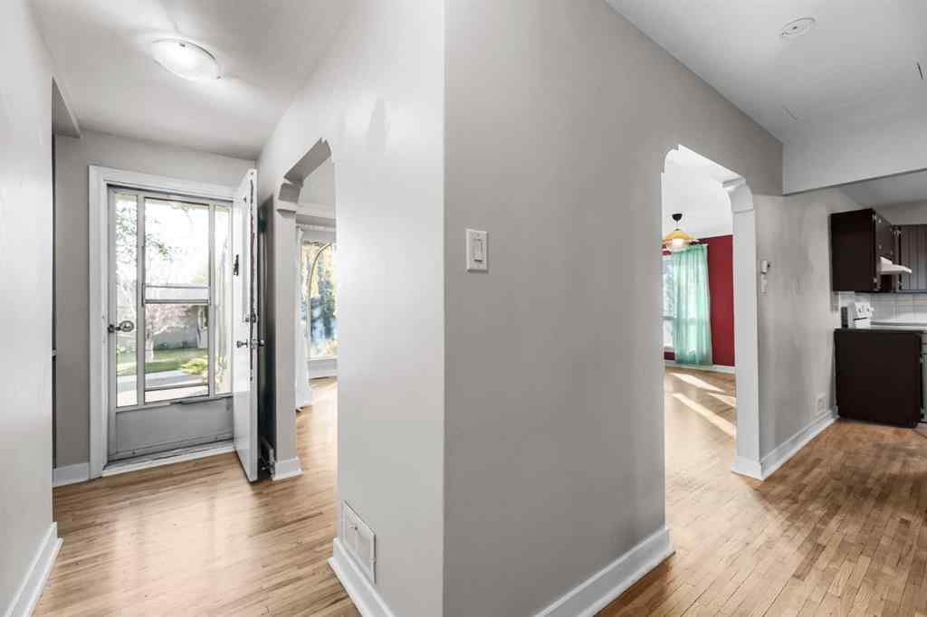 MLS® A2264328 - 428 49 Avenue SW in Elboya Calgary, Residential