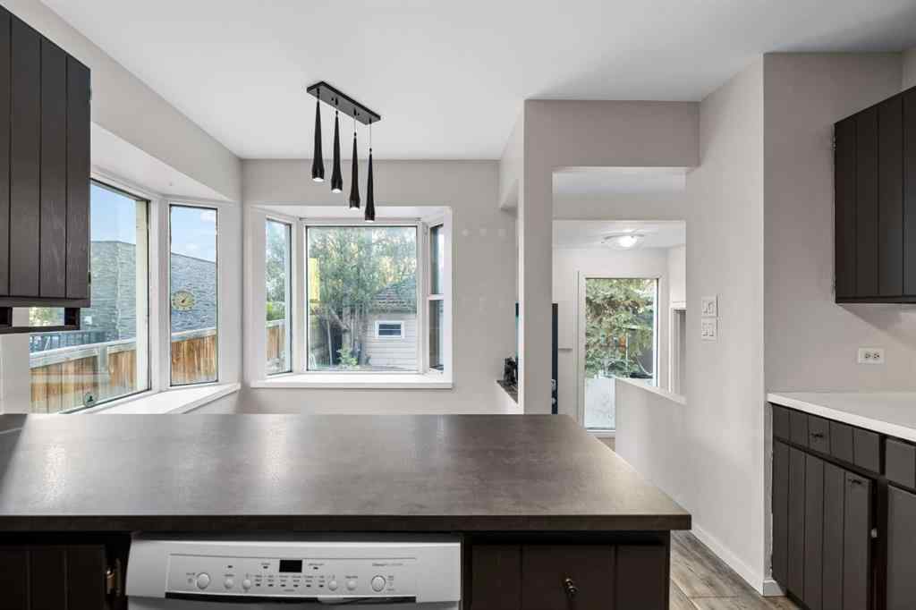 MLS® A2264328 - 428 49 Avenue SW in Elboya Calgary, Residential