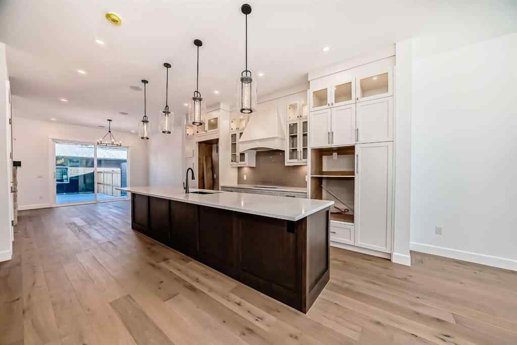 MLS® A2264332 - 5006 21A Street SW in Altadore Calgary, Residential