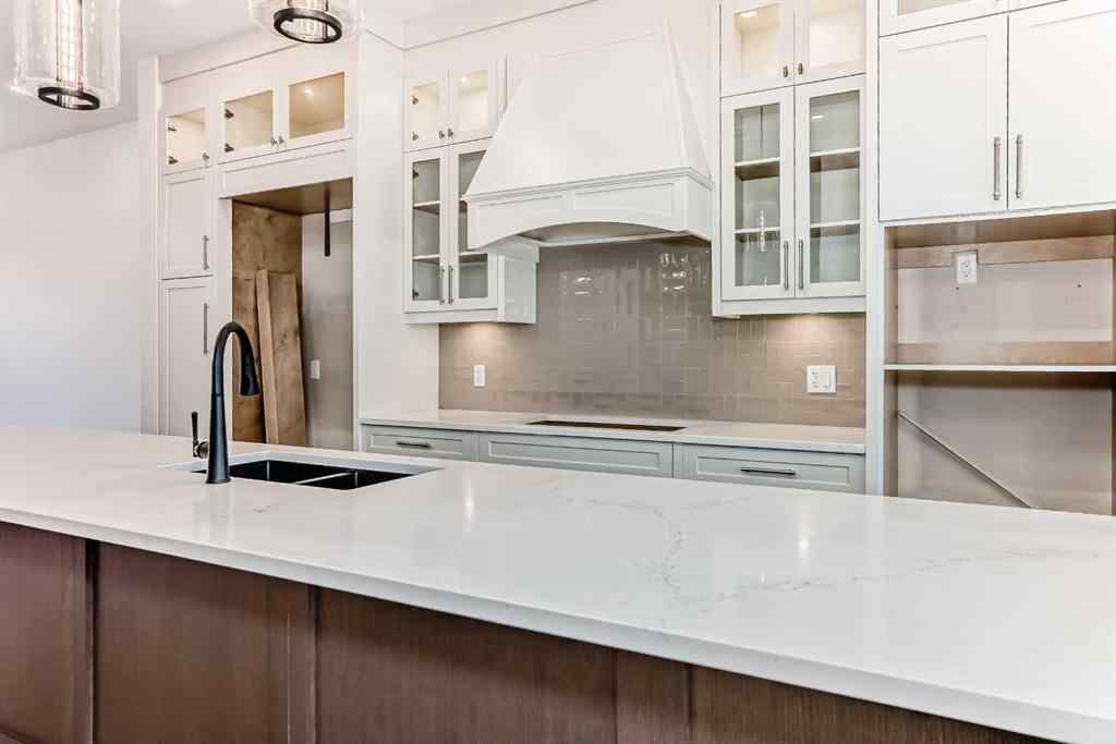 MLS® A2264332 - 5006 21A Street SW in Altadore Calgary, Residential