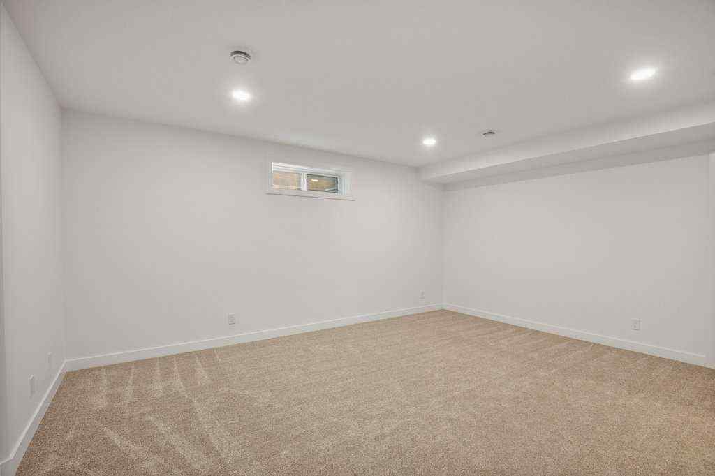 MLS® A2264345 - 116 Gray Close  in Grayhawk Sylvan Lake, Residential