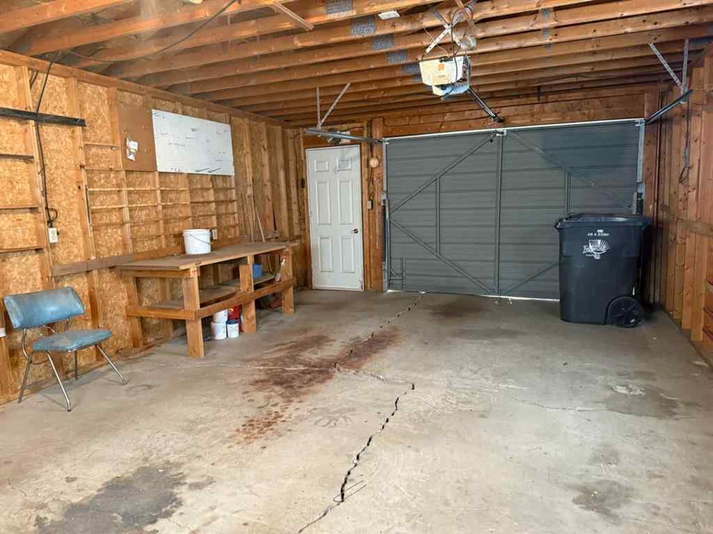 MLS® A2264352 - 305 2 Street E in NONE Foremost, Residential