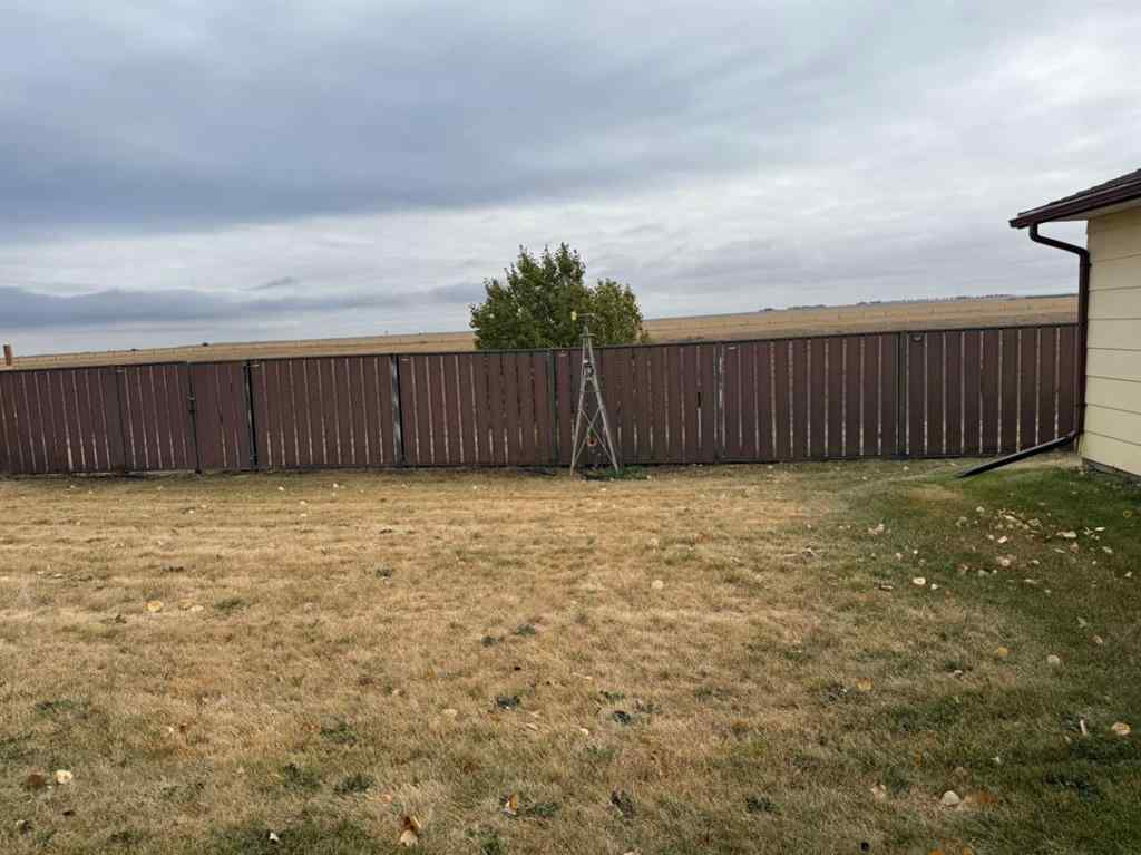 MLS® A2264352 - 305 2 Street E in NONE Foremost, Residential